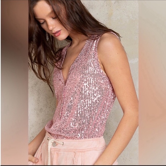POL Glamorous Pink Sequin Top Sleeveless - Picture 4 of 5